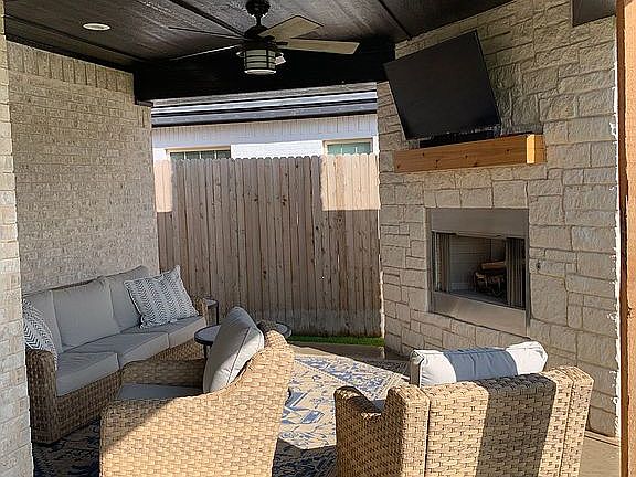 5th image of 33 Grace Wood Ln