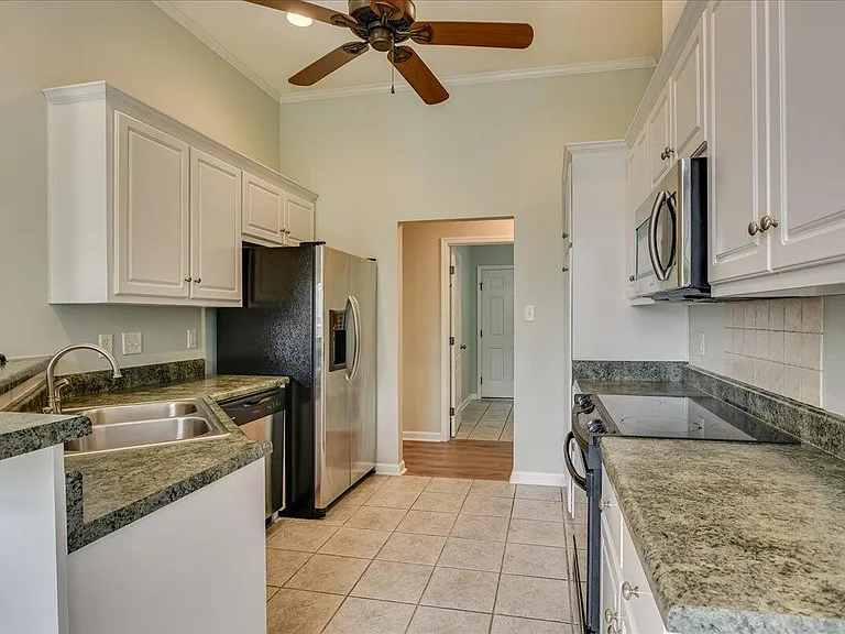 800 Cotswold Ct — Photo 13