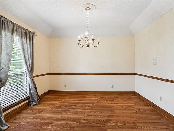 5th image of 3409 Lake Lynn Dr