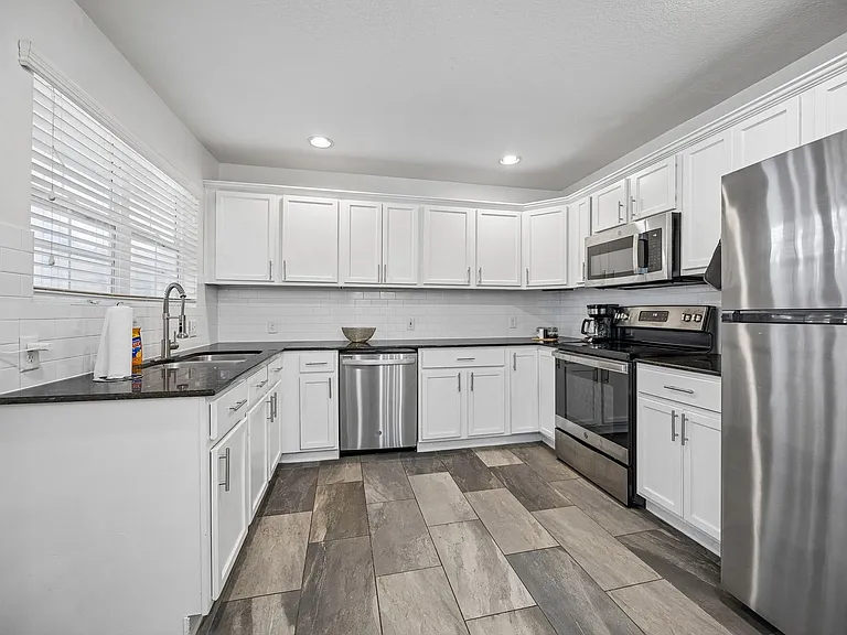 3237 Rosedale St #2 — Photo 7