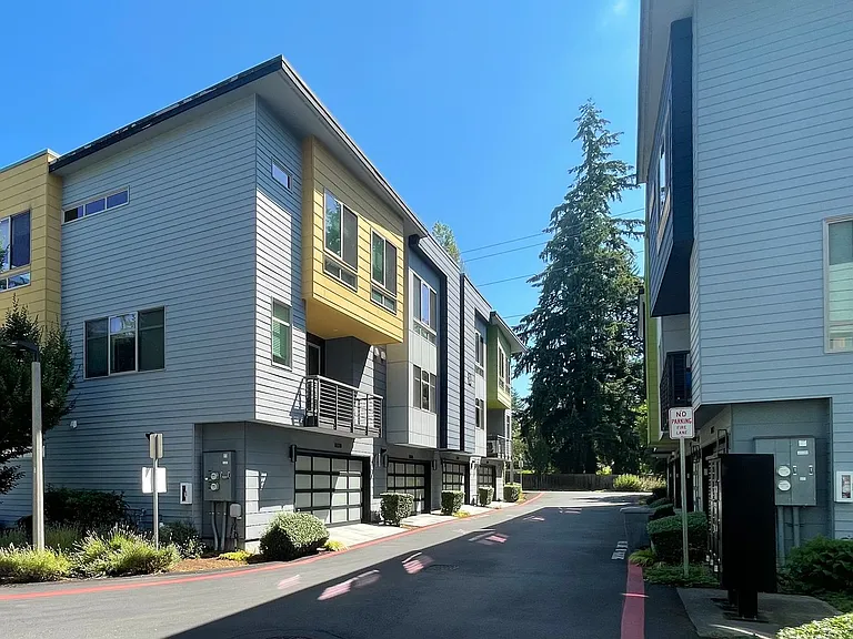 16378 NE 12th Pl — Photo 1