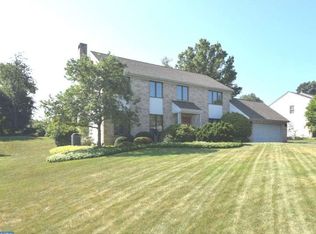 17 Beech Hill Dr, Newark, DE 19711