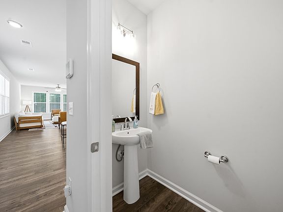 4th image of 548 Bee Balm Dr