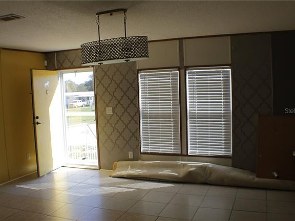 5th image of 2383 Carriage Dr