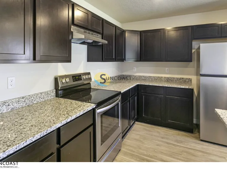306 Urbana St — Photo 1