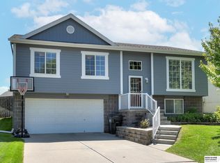 17267 Sprague St, Omaha, NE 68116