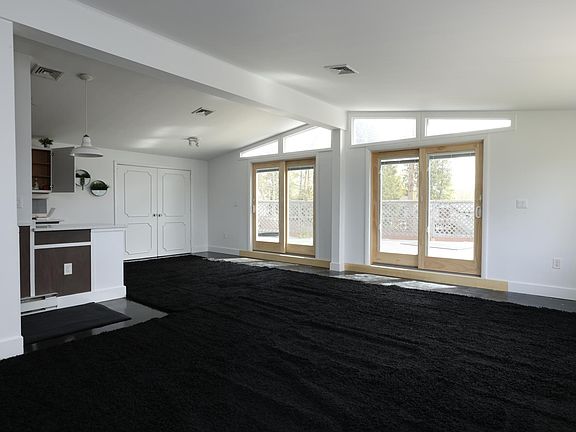4th image of 26 Overlook Ln