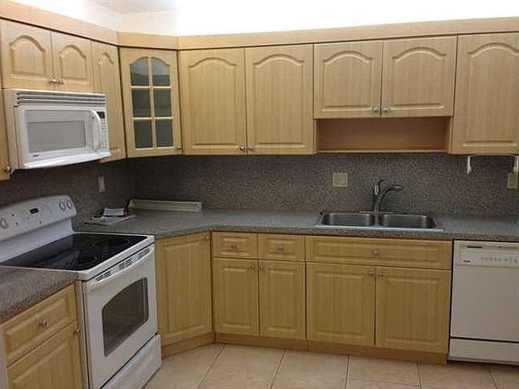 4th image of 4661 SW 43rd Ter