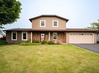 104 Brandy Brook Ln, Rochester, NY 14612
