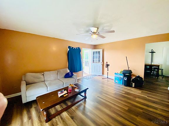 5th image of 230 Freiberg Ave