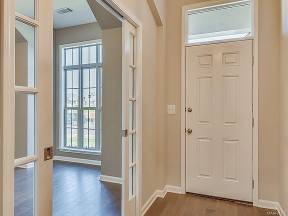3rd image of 9230 Crescent Lodge Cir