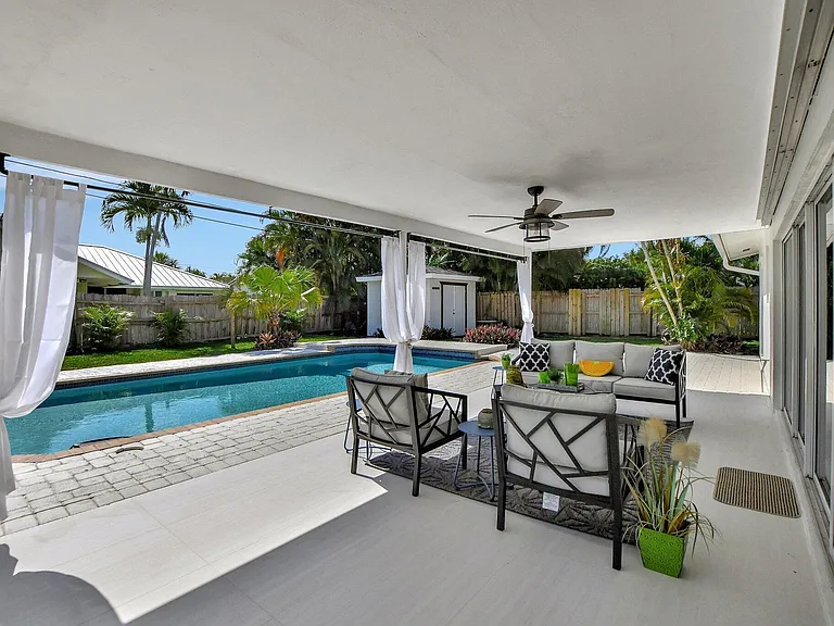 832 SW 10th Ave — Photo 32