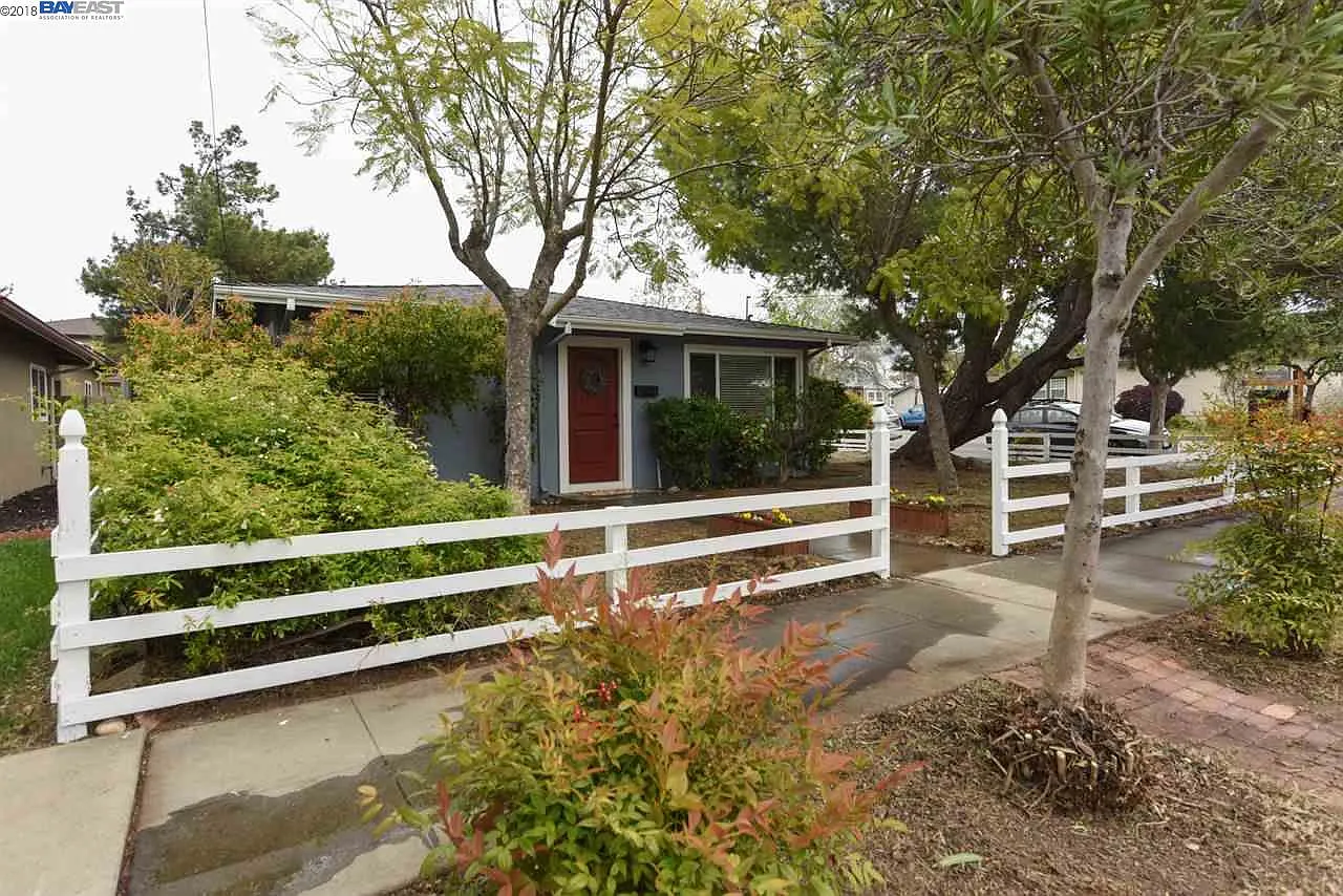 628 N O St photo 1