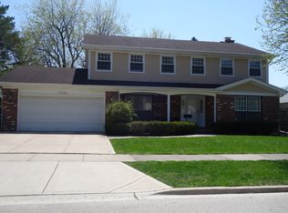 2229 Iroquois Rd, Wilmette, IL 60091