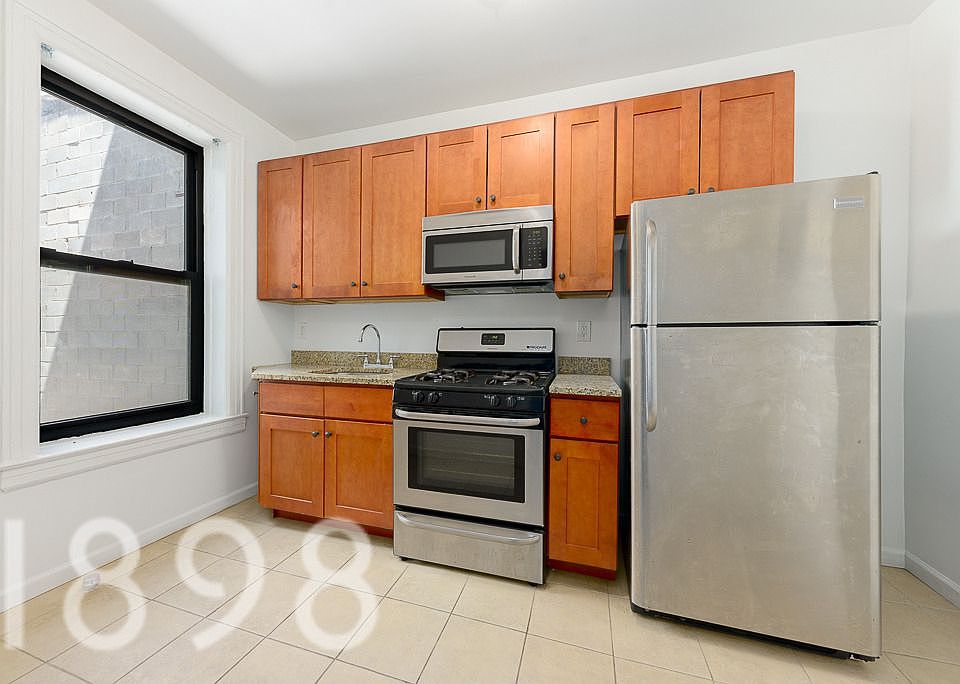 1st image of 37-33 College Point Blvd APT B2e