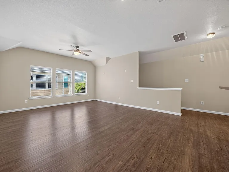 1317 Paige St — Photo 14