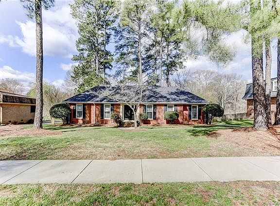 4th image of 10916 Blue Heron Dr