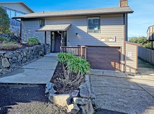 1235 NW Spring St, Newport, OR 97365