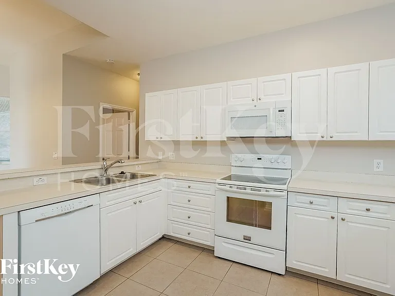 17528 Braddock Rd — Photo 7