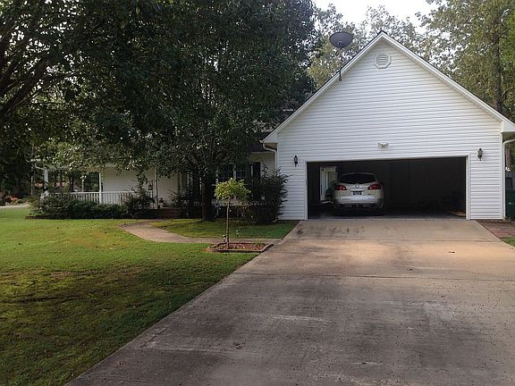 Two car w/ storage room