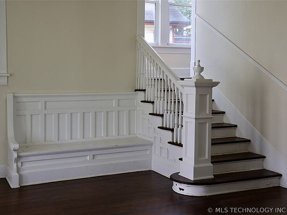 3rd image of 1107 S Keeler Ave