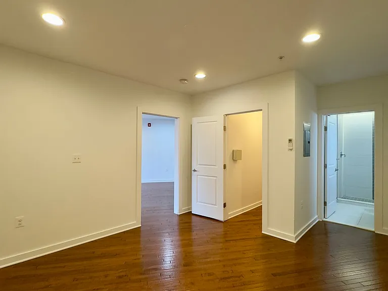THE PORTLAND APARTMENTS — Photo 9