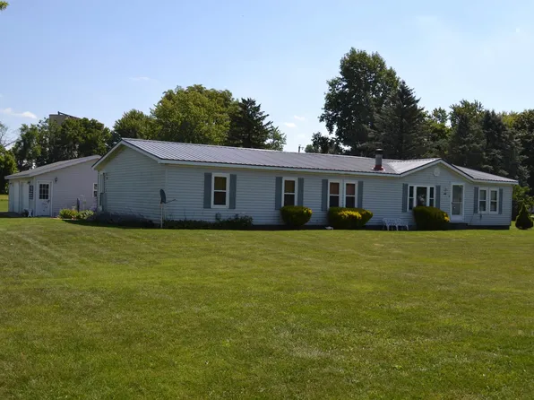 200 Michael Ln, Royal Center, IN 46978