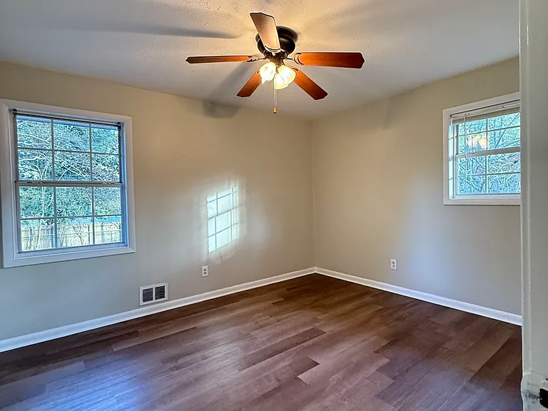 7016 Adel Ln — Photo 19