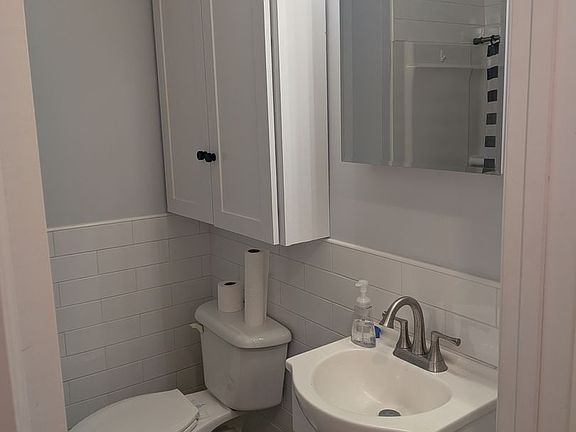 2nd image of 301 Walker St