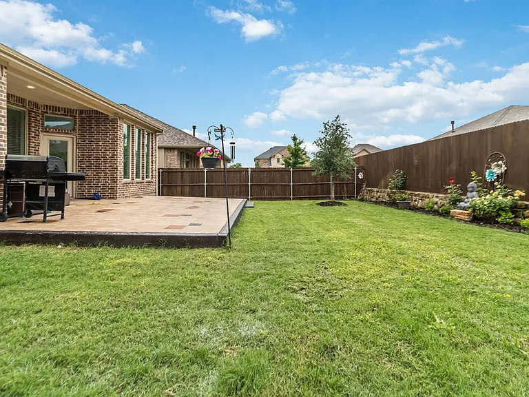 1724 Eworth Dr — Photo 20