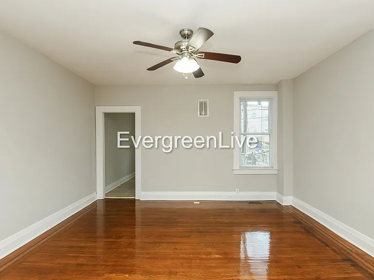 2837 Pelham Ave — Photo 6