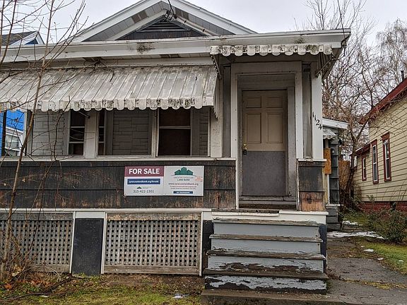 2nd image of 1124 Park St