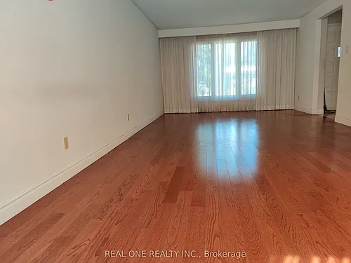 72 Liebeck Cres Photo 1