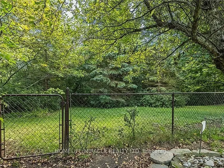 143 Grenfell Pl — Photo 26