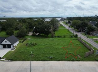 609 Harbor Ln, Pt Neches, TX 77651