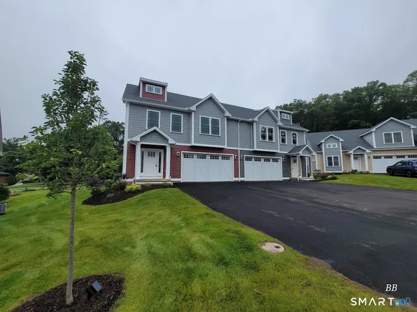 22 Lombard Circle #8, North Haven, CT 06473