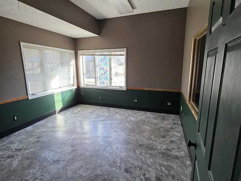 905 W 6th St #1 — Photo 3