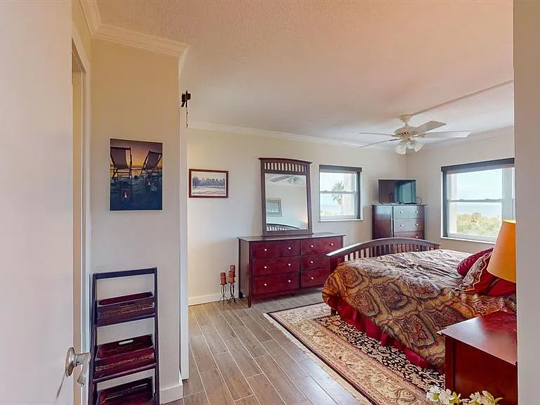 1120 N Shore Dr NE #501 — Photo 43