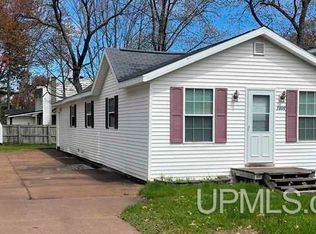 1306 Waldo St, Marquette, MI 49855