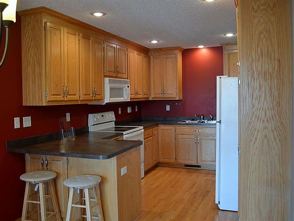 5th image of 2461 Williams Dr