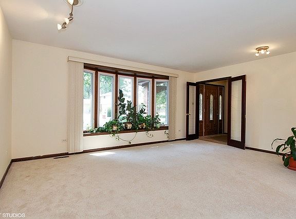 2nd image of 4232 Oakwood Ln