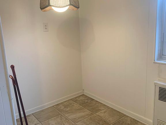 4th image of 61-38 71st St #2