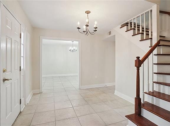 3rd image of 109 Avenue E