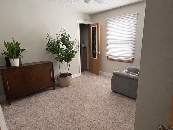 4th image of 54485 Pleasant Valley Dr