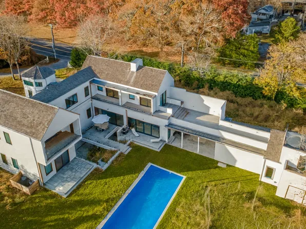 1 Judson Ln, East Hampton, NY 11937