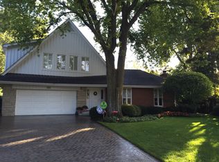 1029 Hunter Rd, Glenview, IL 60025