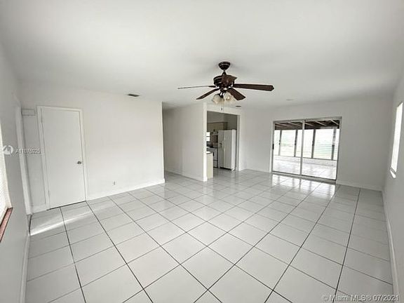 3rd image of 16360 NE 10th Ave
