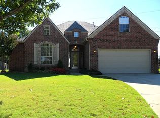 11527 S Mulberry Ln, Jenks, OK 74037