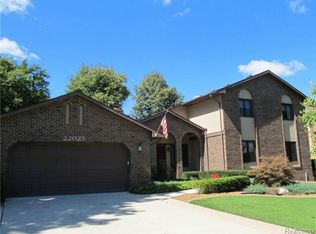 22025 Meridian Ln, Novi, MI 48375