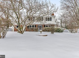 7505 Davian Dr, Annandale, VA 22003